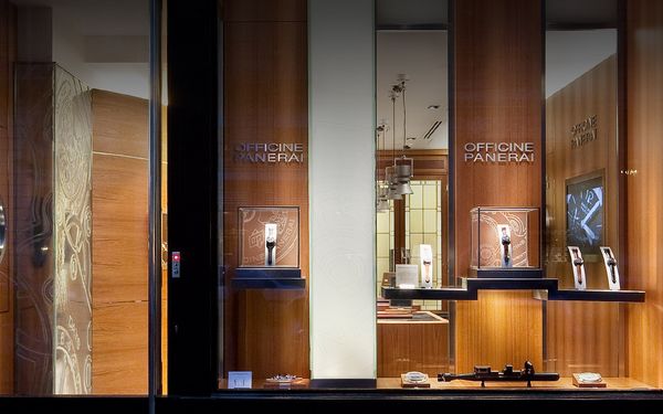 OFFICINE PANERAI BOUTIQUE IN PARIS