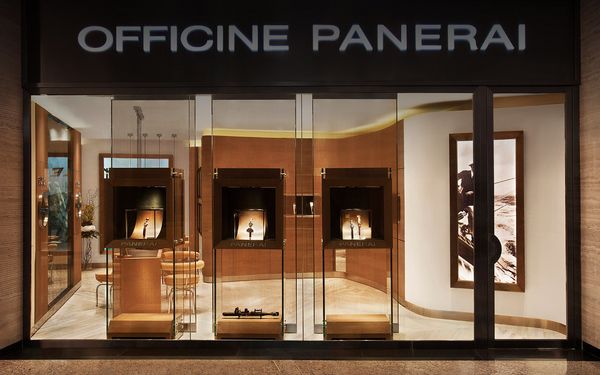 OFFICINE PANERAI BOUTIQUE IN ABU DHABI ETIHAD TOWERS